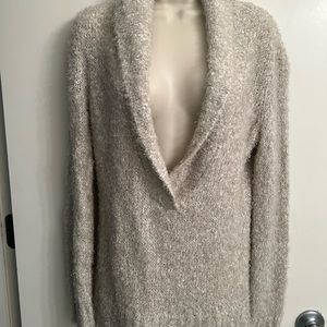 XL bcbgmaxamaria v neck sweater cream/ oatmeal
